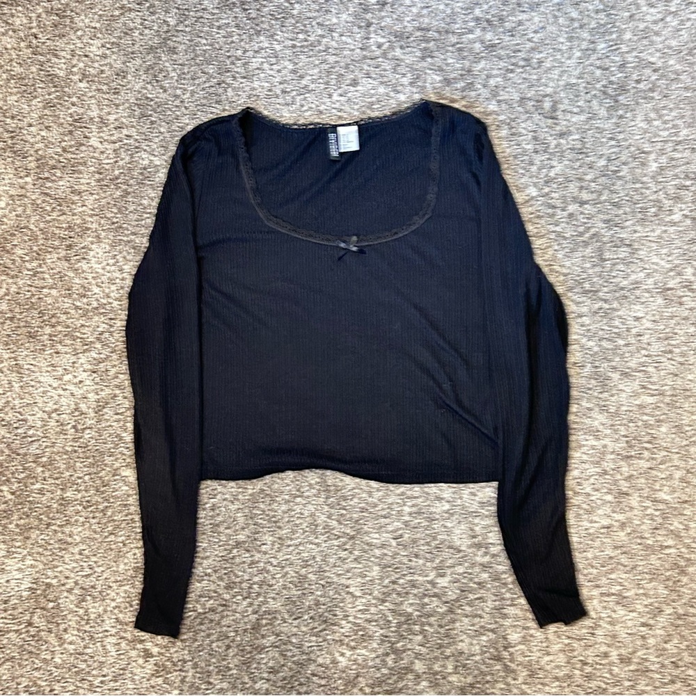 H&M divided long sleep cropped top